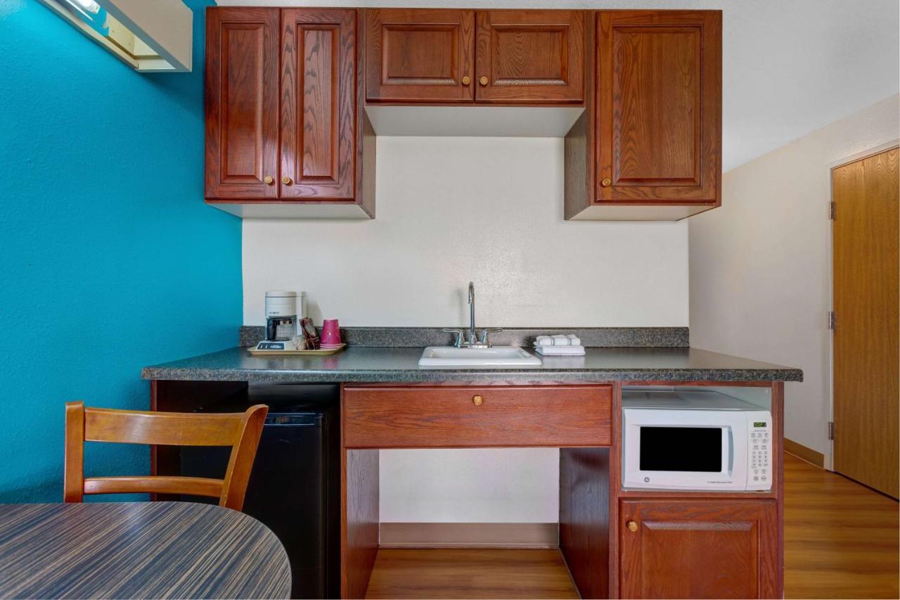 6-idaho Falls, Id - Snake River Hotel 2*